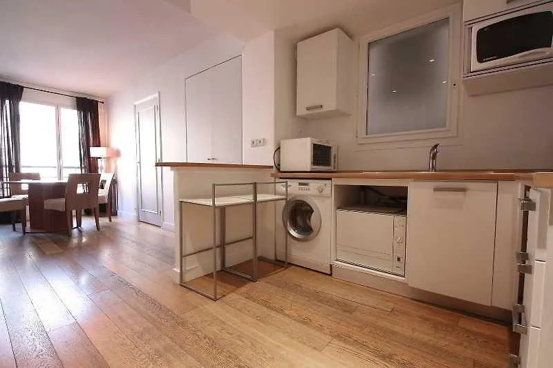 Apartment Bridgestreet Champs-elysees Paris