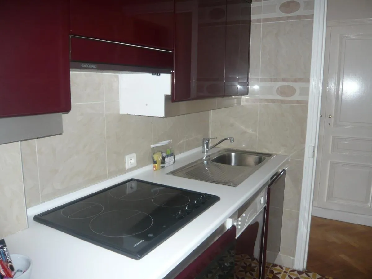 Bridgestreet Champs-elysees Apartment