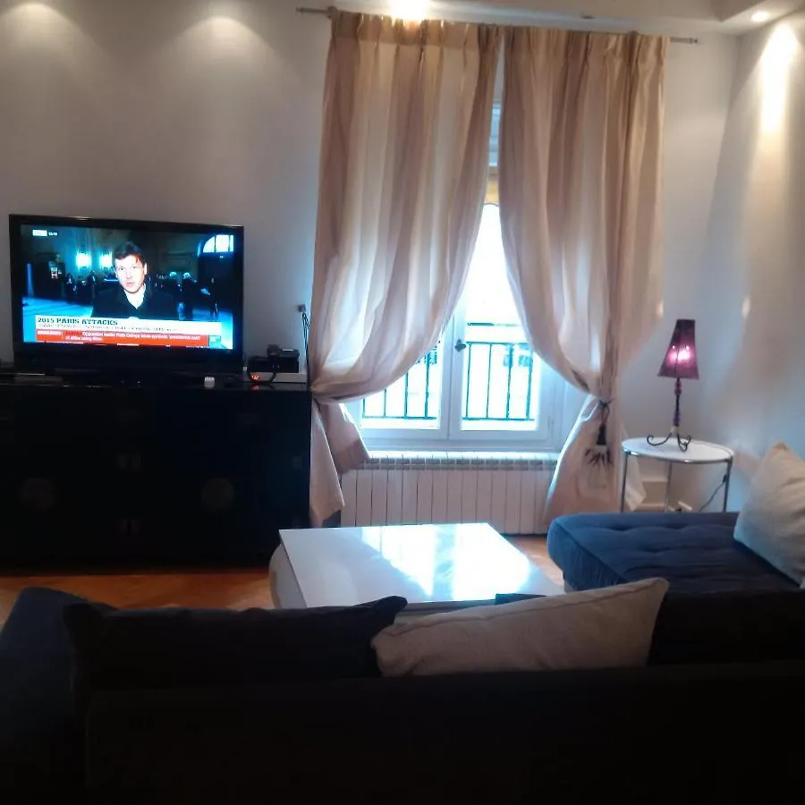 Bridgestreet Champs-elysees Apartment