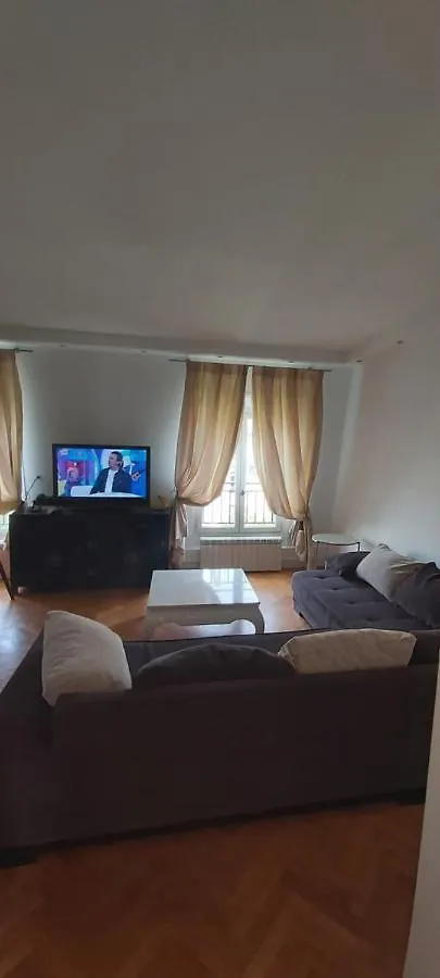 Bridgestreet Champs-elysees Apartament Paryż